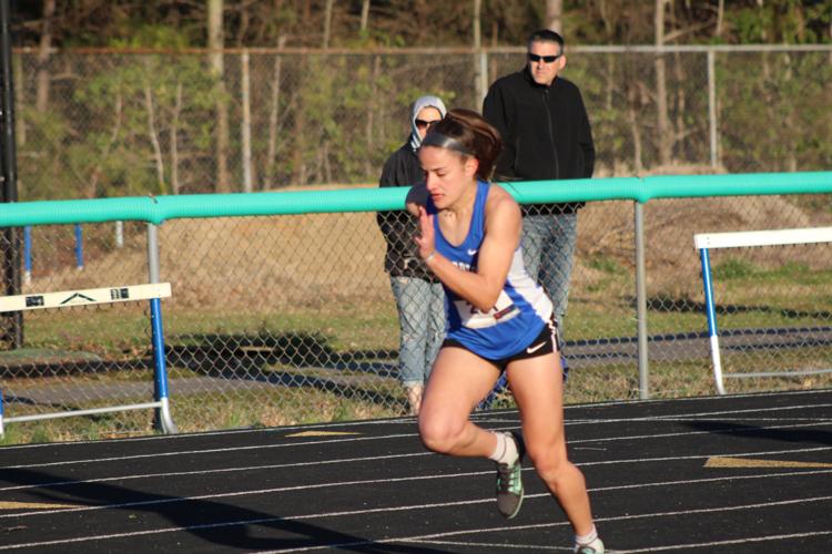 Emma Vezzosi (Leonardtown track and field)