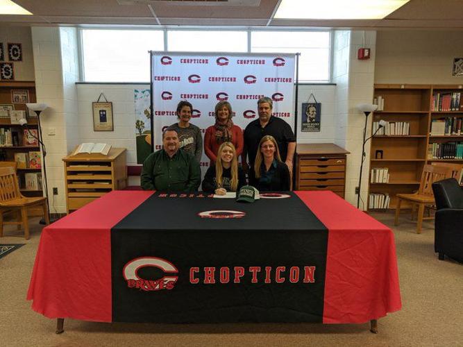 Kaitlyn Courtney signing photo