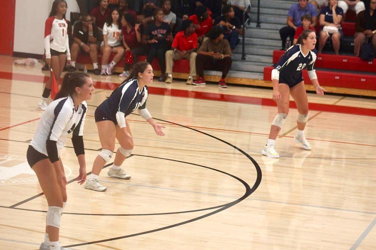 Ryken volleyball sweeps Seton