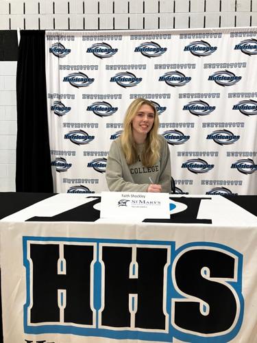 Seniors have busy signing day