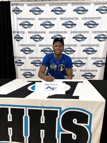 Seniors have busy signing day