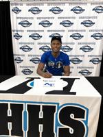 SMAC seniors sign their college letters
