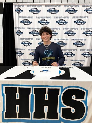 Seniors have busy signing day