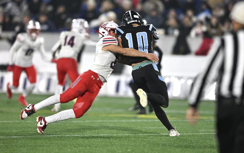 Huntingtown football edges Northern