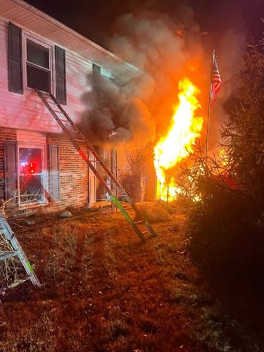 Garage fire spreads in Waldorf