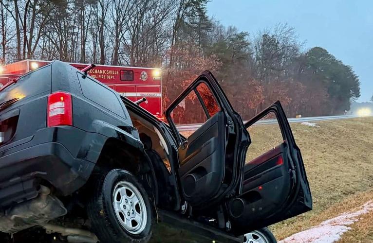 Vehicle ends up in ditch